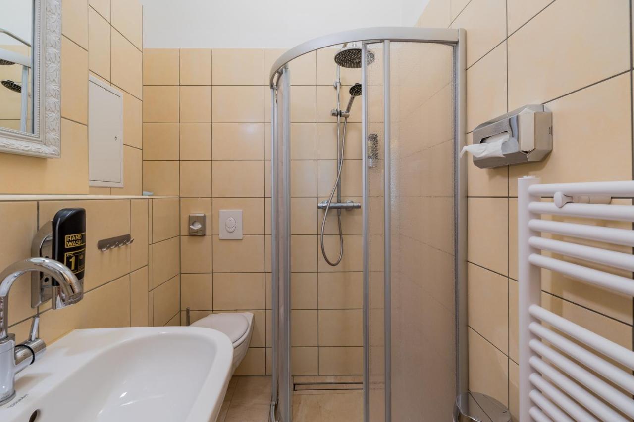 Arbio I Parlamento Rooms Near Schonhauser Allee Berlin Bagian luar foto